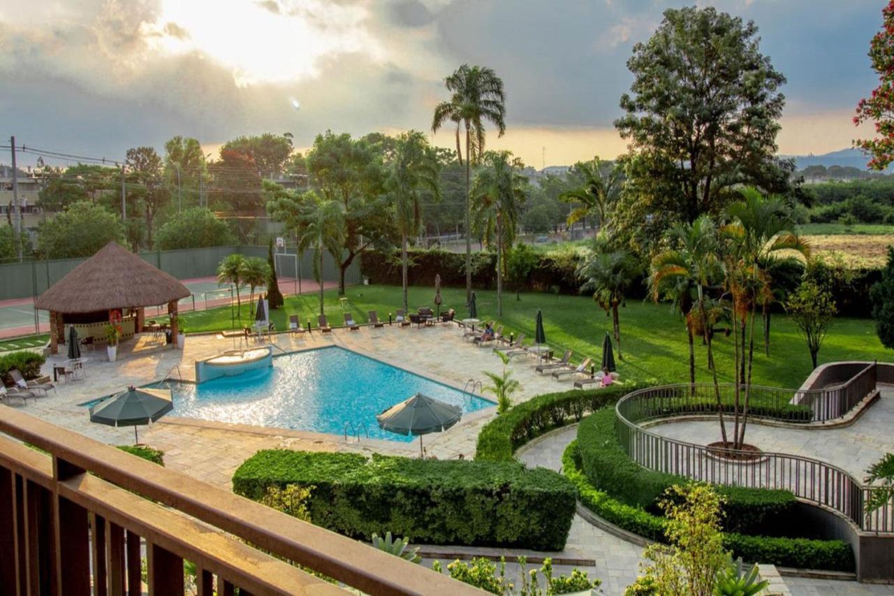 Marriott Sao Paulo Airport Hotel Guarulhos Dış mekan fotoğraf The swimming pool at the Royal Selangor Golf & Country Club
