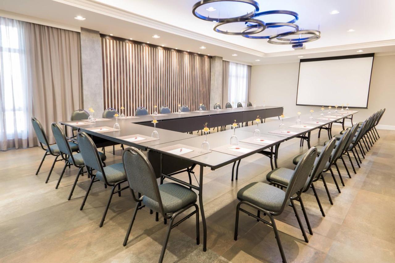 Marriott Sao Paulo Airport Hotel Guarulhos Dış mekan fotoğraf U-shaped table