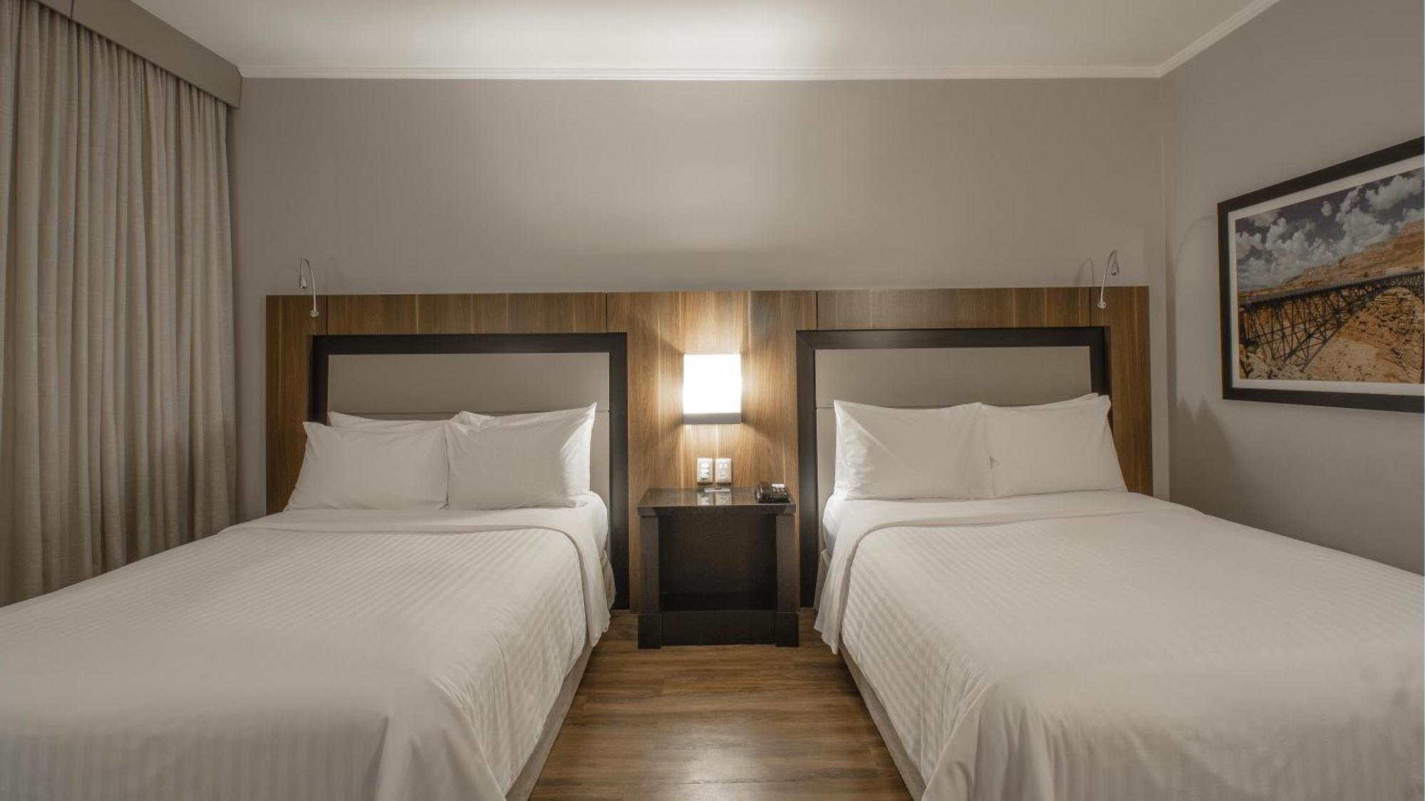 Marriott Sao Paulo Airport Hotel Guarulhos Dış mekan fotoğraf A guest room at the Hilton Garden Inn in San Francisco